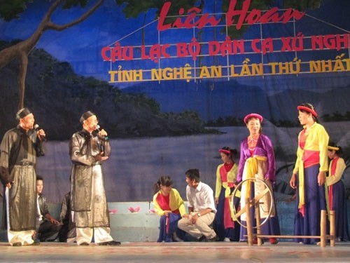 В городе Винь состоялась церемония прославления народных мелодий «ви» и «зям» провинции Нгетинь - ảnh 1